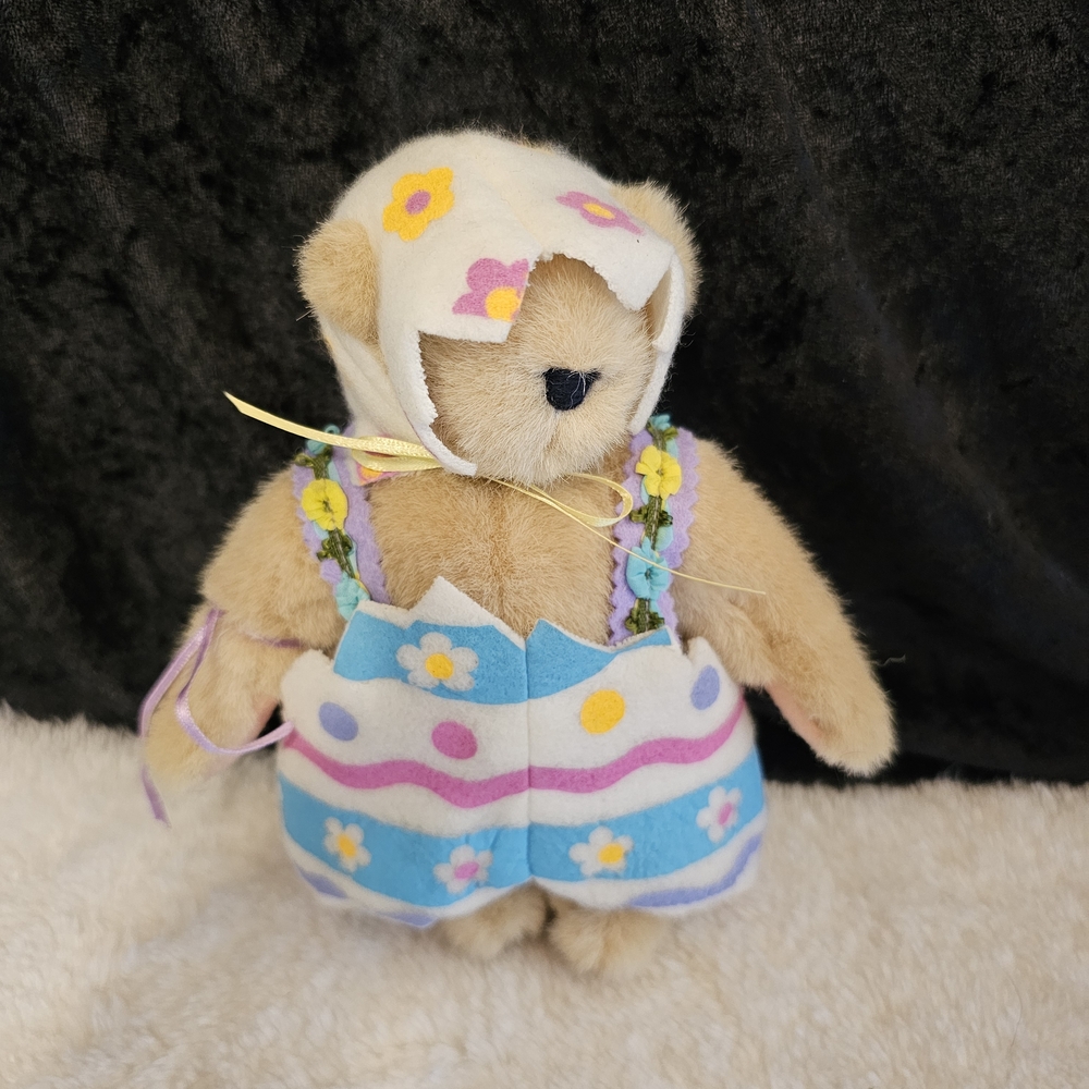 Vintage Muffy Vanderbear - Walking In Eggshells